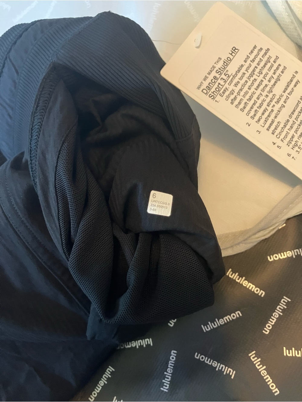 NWT Lululemon Dance Studio High-Rise Shorts 3.5", Sz 6, BLACK - Picture 4 of 5